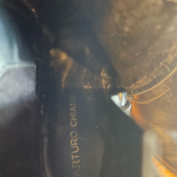 Arturo Chiang Black Leather Patrizio Wedge Bootie Women's sz 7
l - Picture 5 of 7